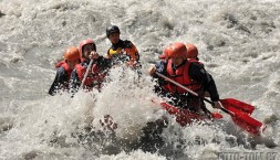 Rafting na Rýnu s vyšší vodou - CK Adventura a CK Adrenaline Centre