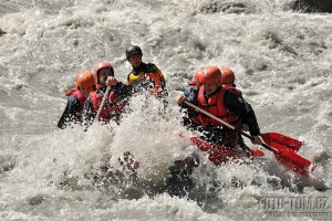 Rafting na Rýnu s vyšší vodou - CK Adventura a CK Adrenaline Centre