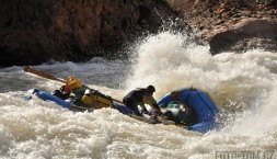 Mára se zásobovacím raftem, Crystal rapid